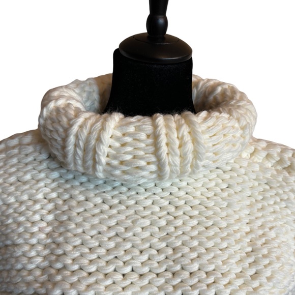 The KARSAAN Hand Knit Sweater - Picture 11 of 12